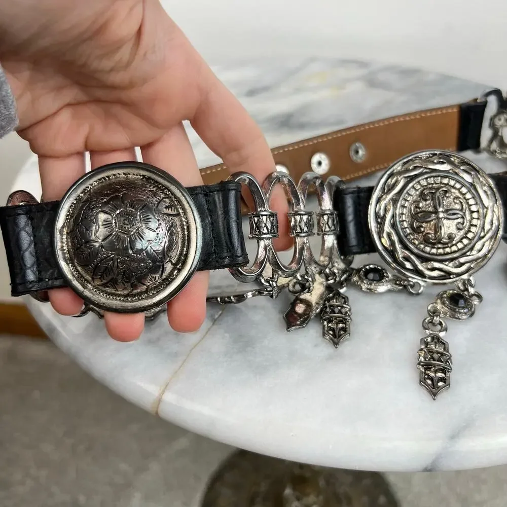 Vintage Women's Black & Silver Tone Medallion Hanging Charm Western Belt (XS/S)